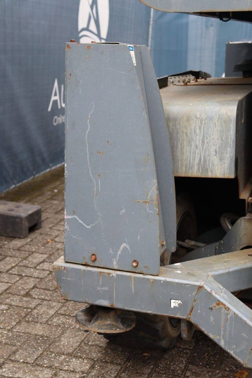 Scherenarbeitsbühne Haulotte Compact 12DX Benzin 8,0 m 2017