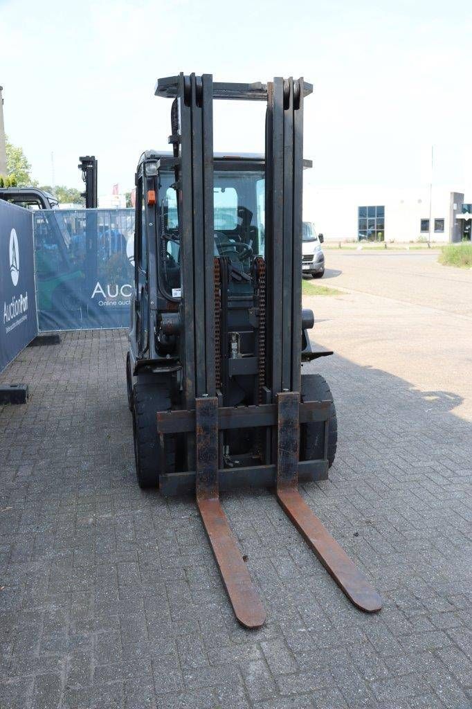 Forklift Nissan 30 Electric 3000kg