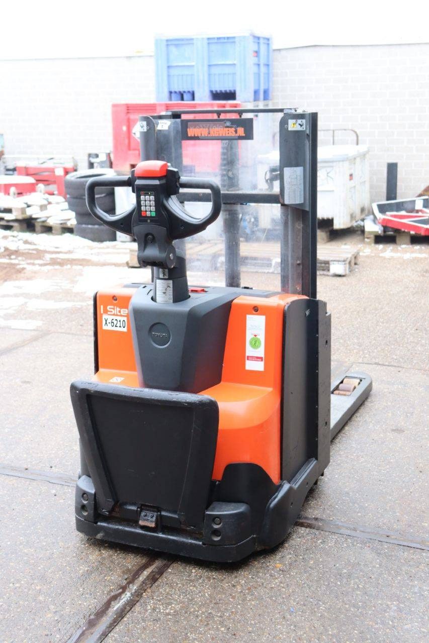 Stacker Toyota SWE200D Electric 2000kg 2017