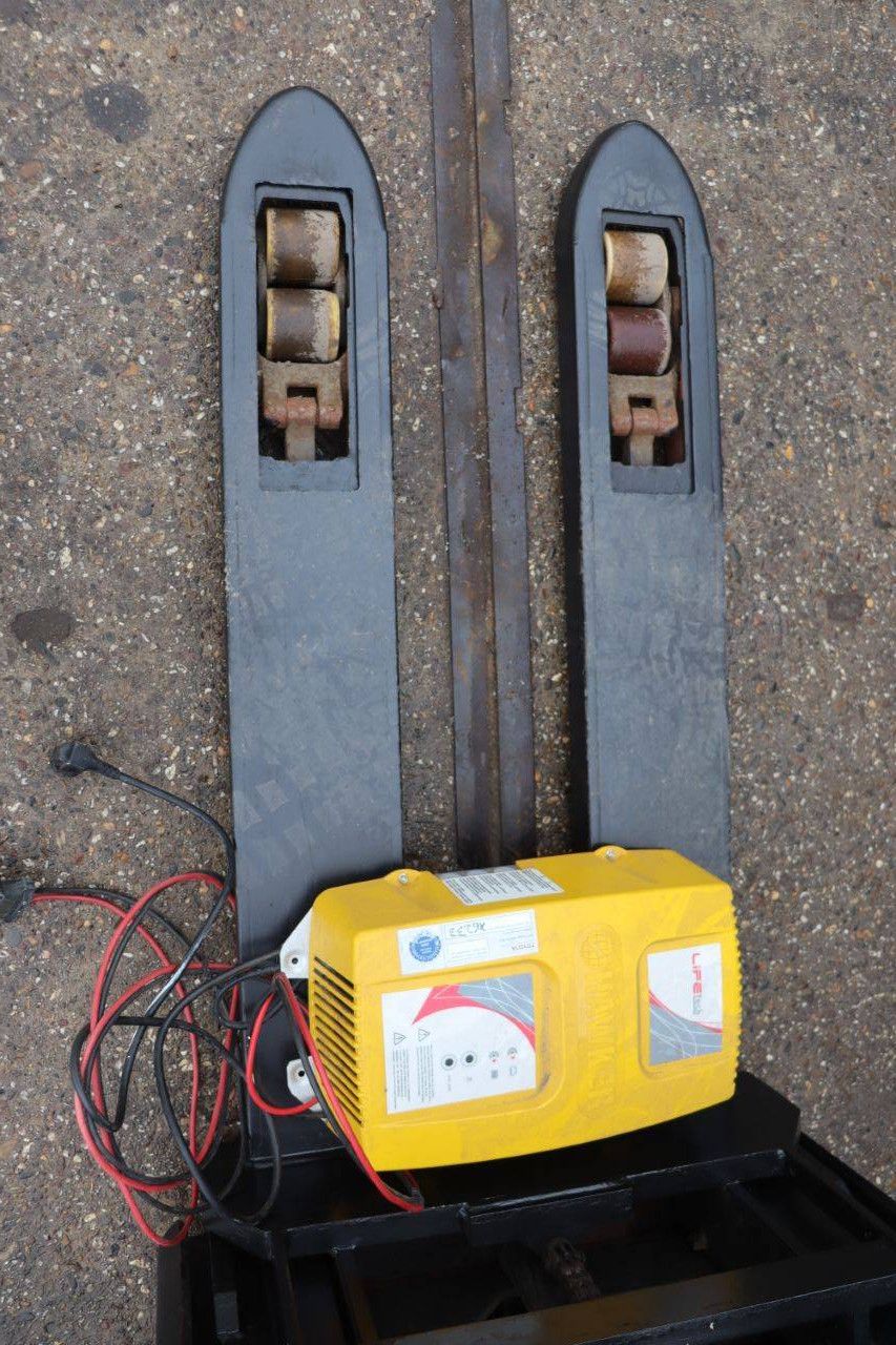 Stacker Toyota SWE200D Electric 2000kg 2017