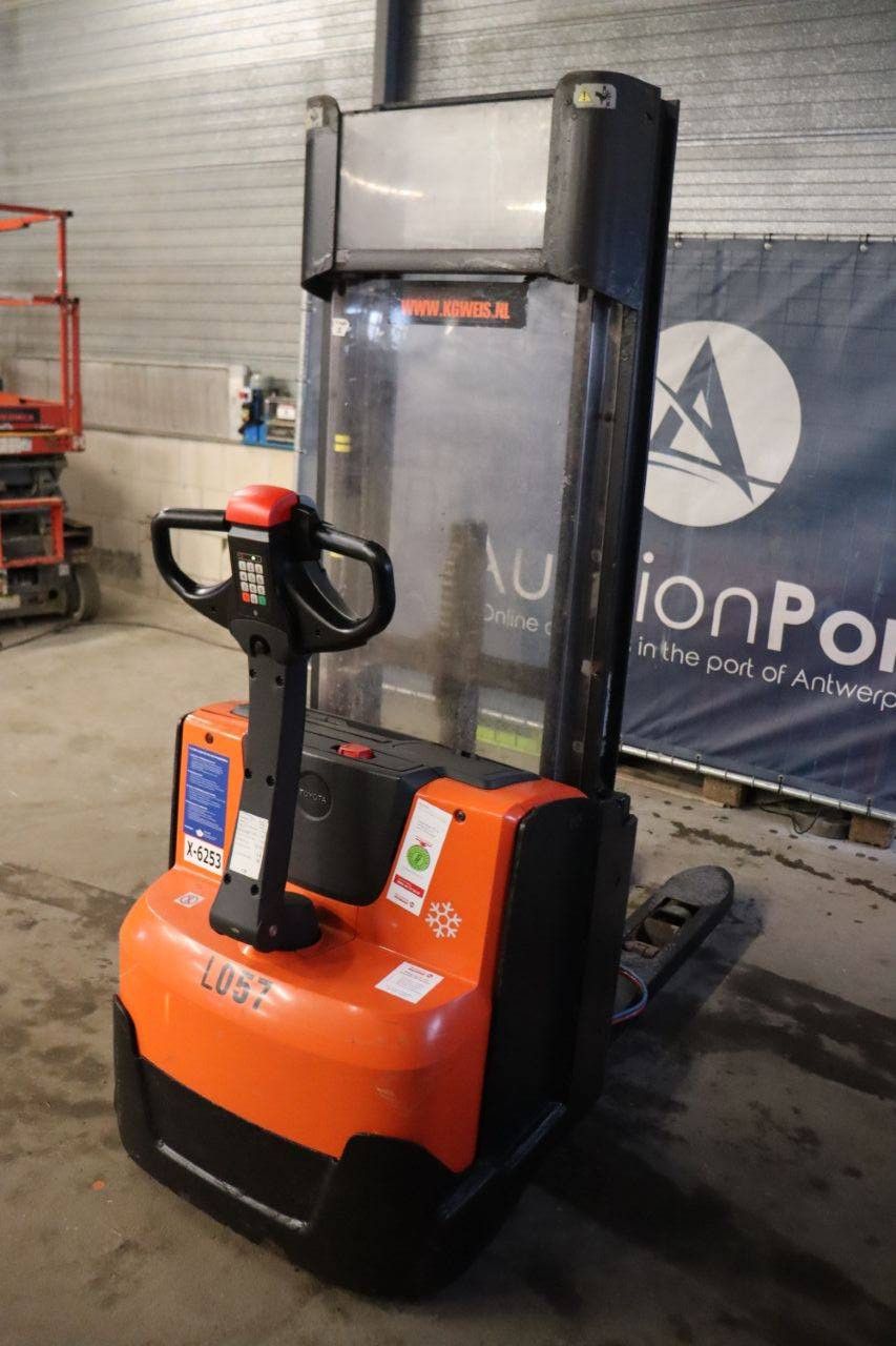 Stacker Toyota SWE140L Electric 1400kg 2018