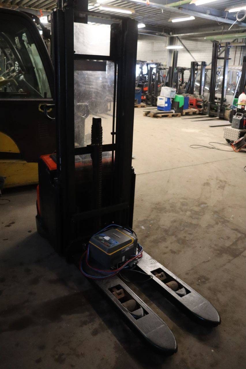 Stacker Toyota SWE140L Electric 1400kg 2018