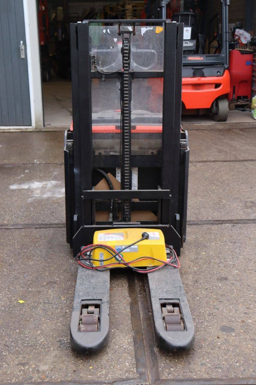 Stacker BT SWE200D Electric 2000kg 2015