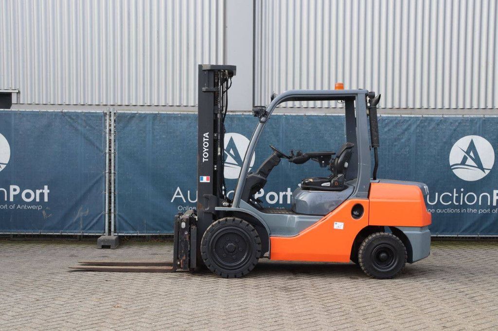 Gabelstapler Toyota 02-8FGF30 Diesel 1960kg 4,7m 2016