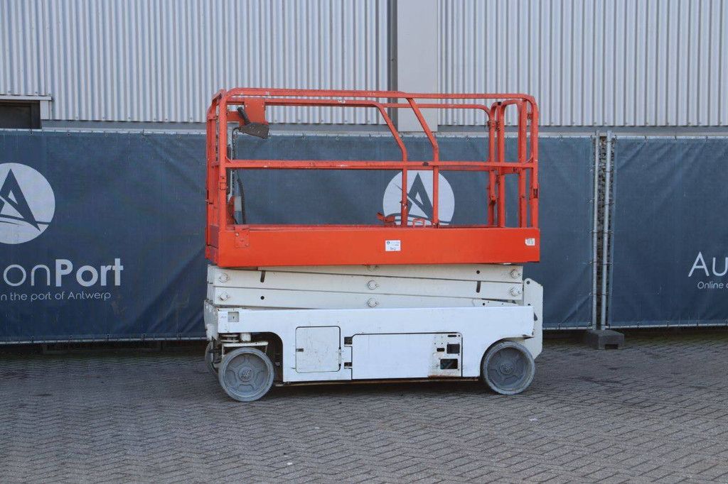 Genie GS-2046 Electric Scissor Lift 8.1m 2013