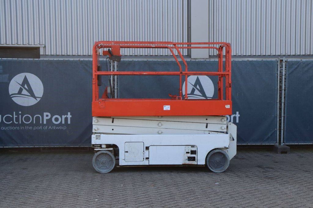 Genie GS-2046 Electric Scissor Lift 8.1m 2013