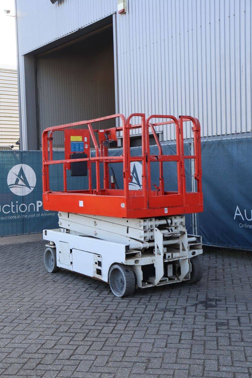 Genie GS-2046 Electric Scissor Lift 8.1m 2013
