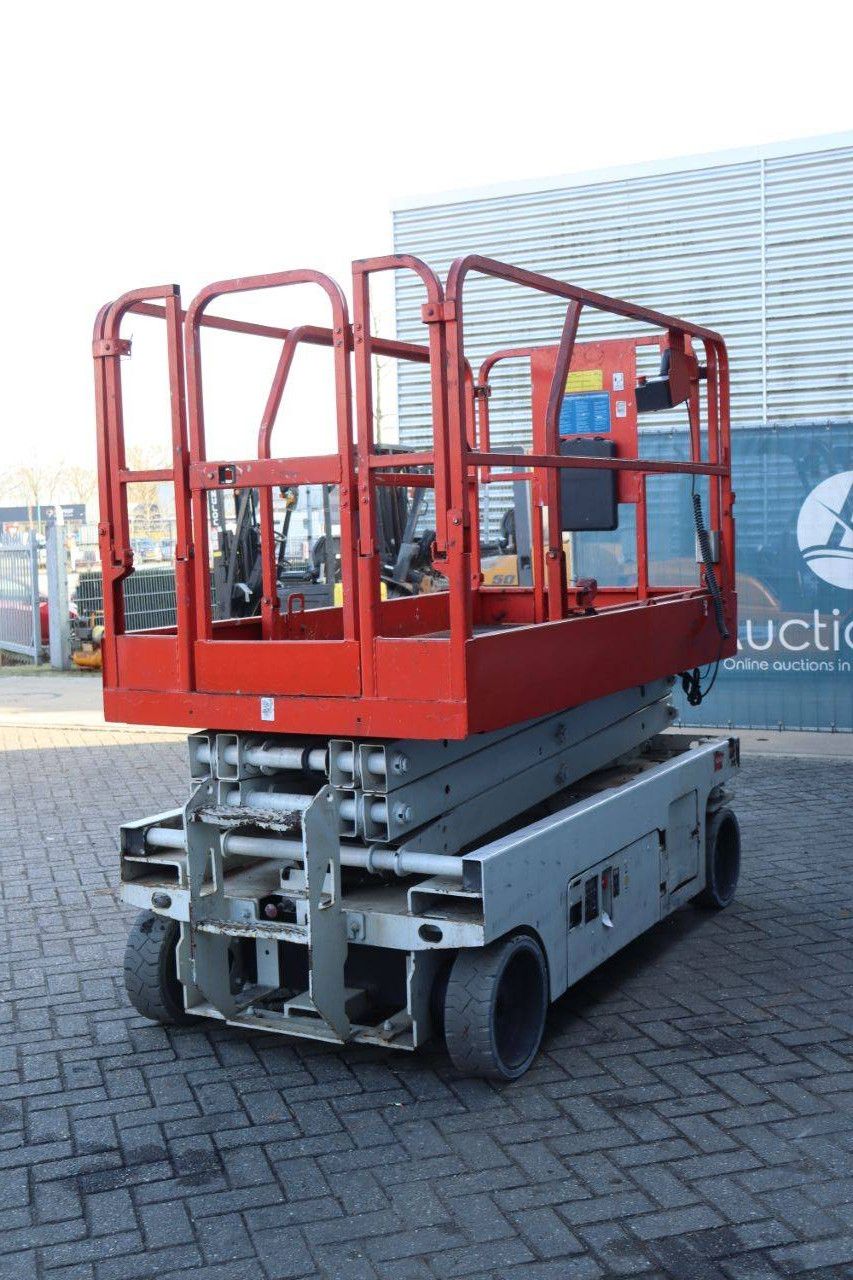 Genie GS-2046 Electric Scissor Lift 8.1m 2013