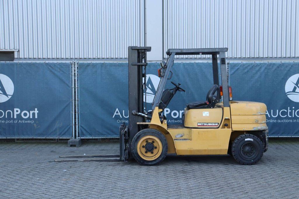 Gabelstapler Mitsubishi FD30 Diesel 3000kg 3.03m 2000