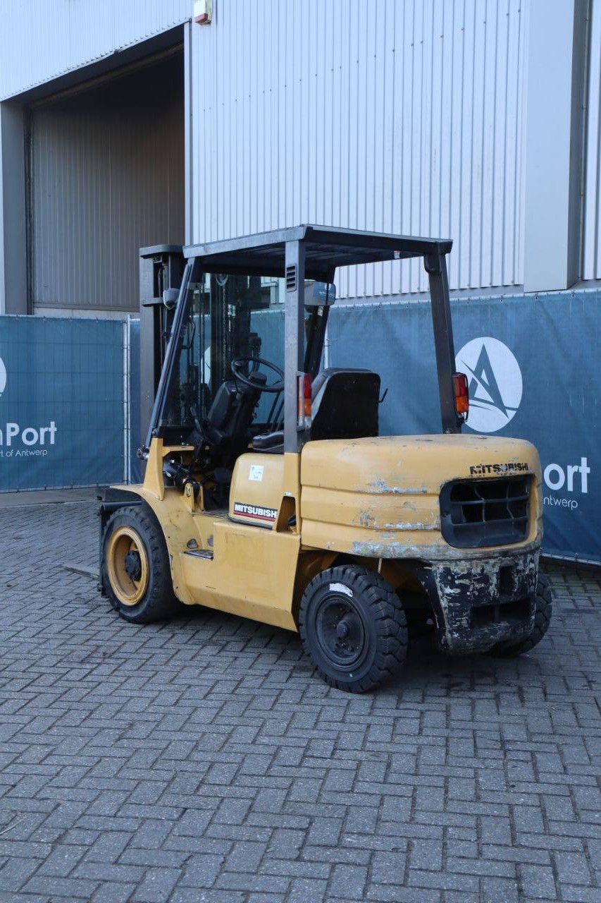 Gabelstapler Mitsubishi FD30 Diesel 3000kg 3.03m 2000