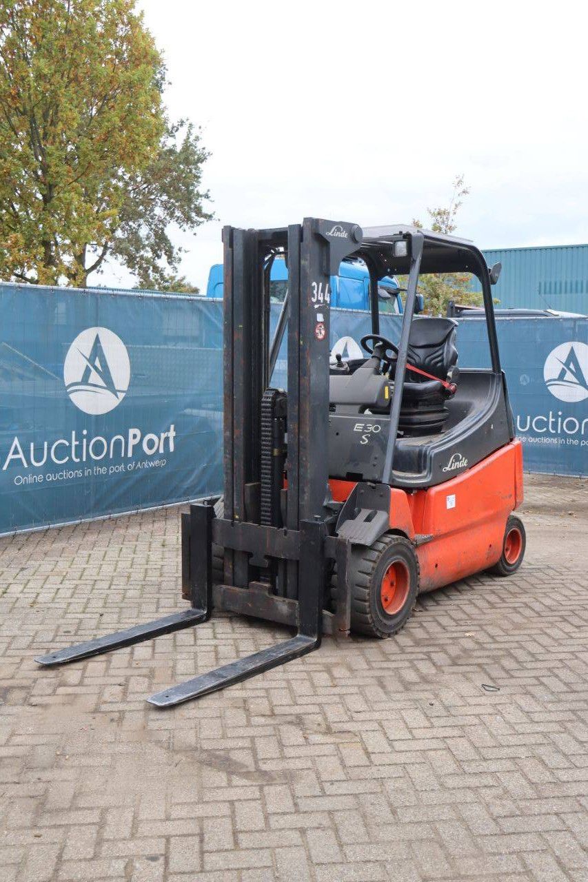 Forklift Linde E30/03 Electric 3000kg 7m 2006