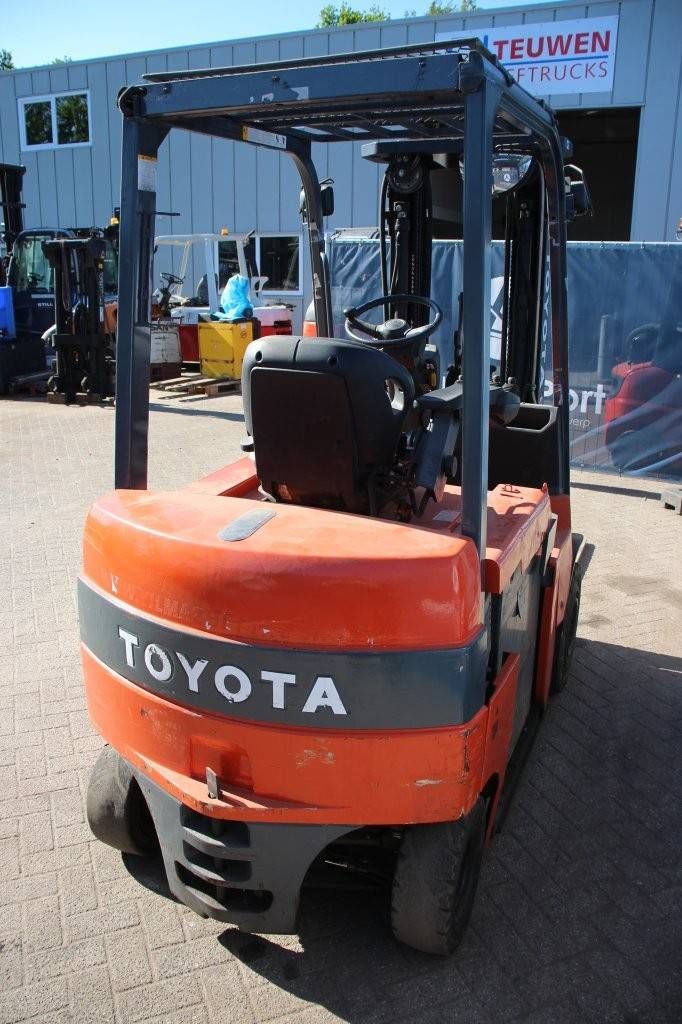 Gabelstapler Toyota 7FBMF25 Elektro 2500 kg 5,0 m 2008