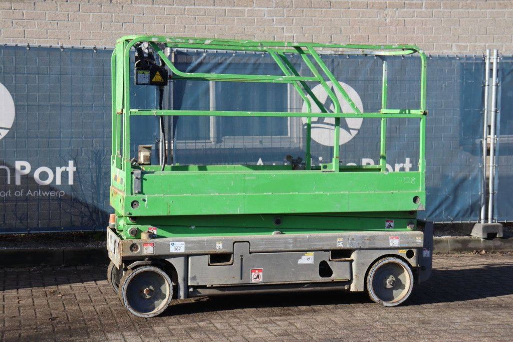 Scherenarbeitsbühne Haulotte Compact 8 Electric 8,2 m 2011