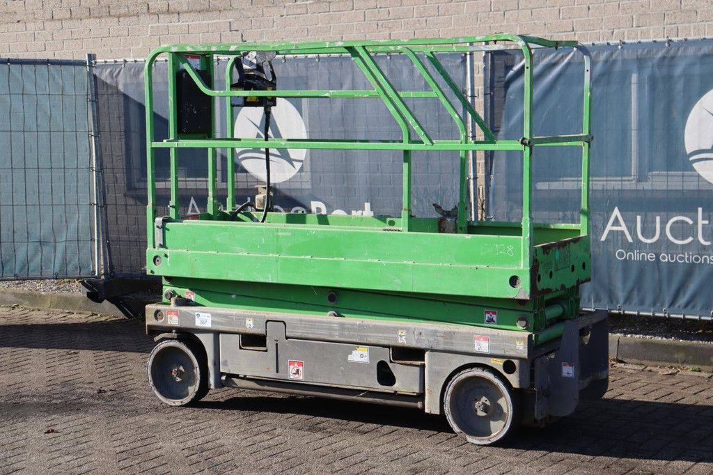 Scherenarbeitsbühne Haulotte Compact 8 Electric 8,2 m 2011