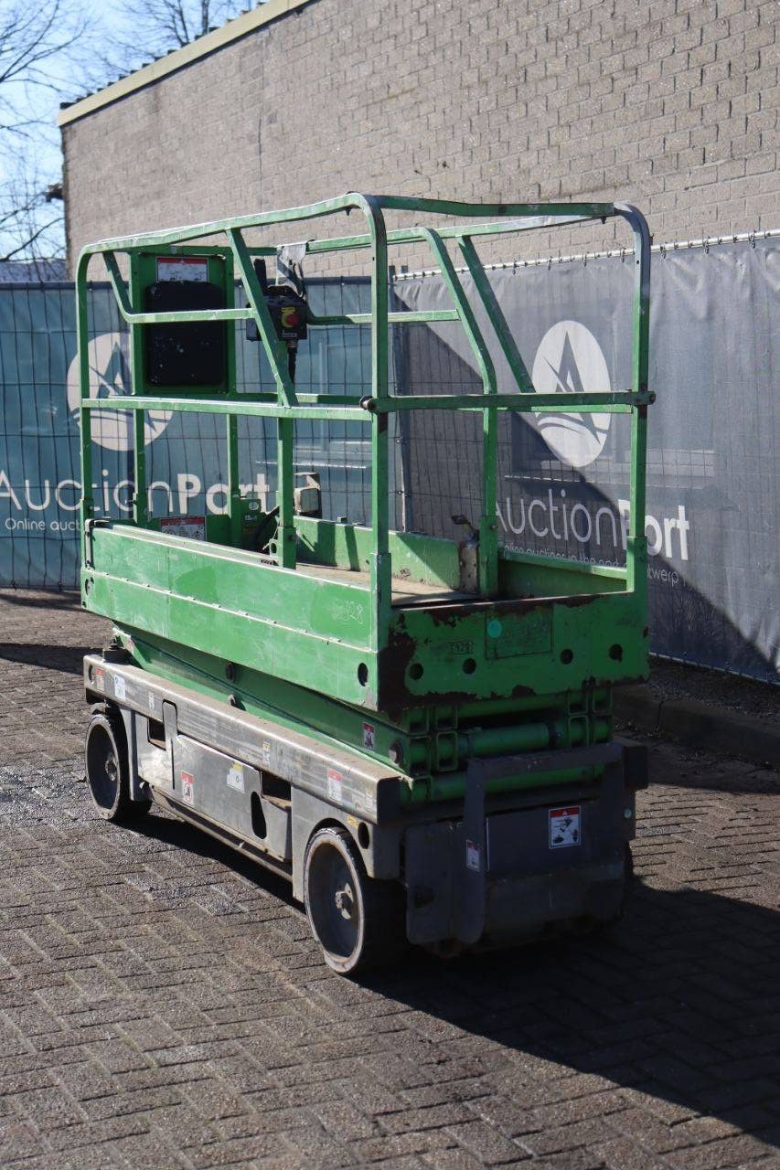 Scherenarbeitsbühne Haulotte Compact 8 Electric 8,2 m 2011