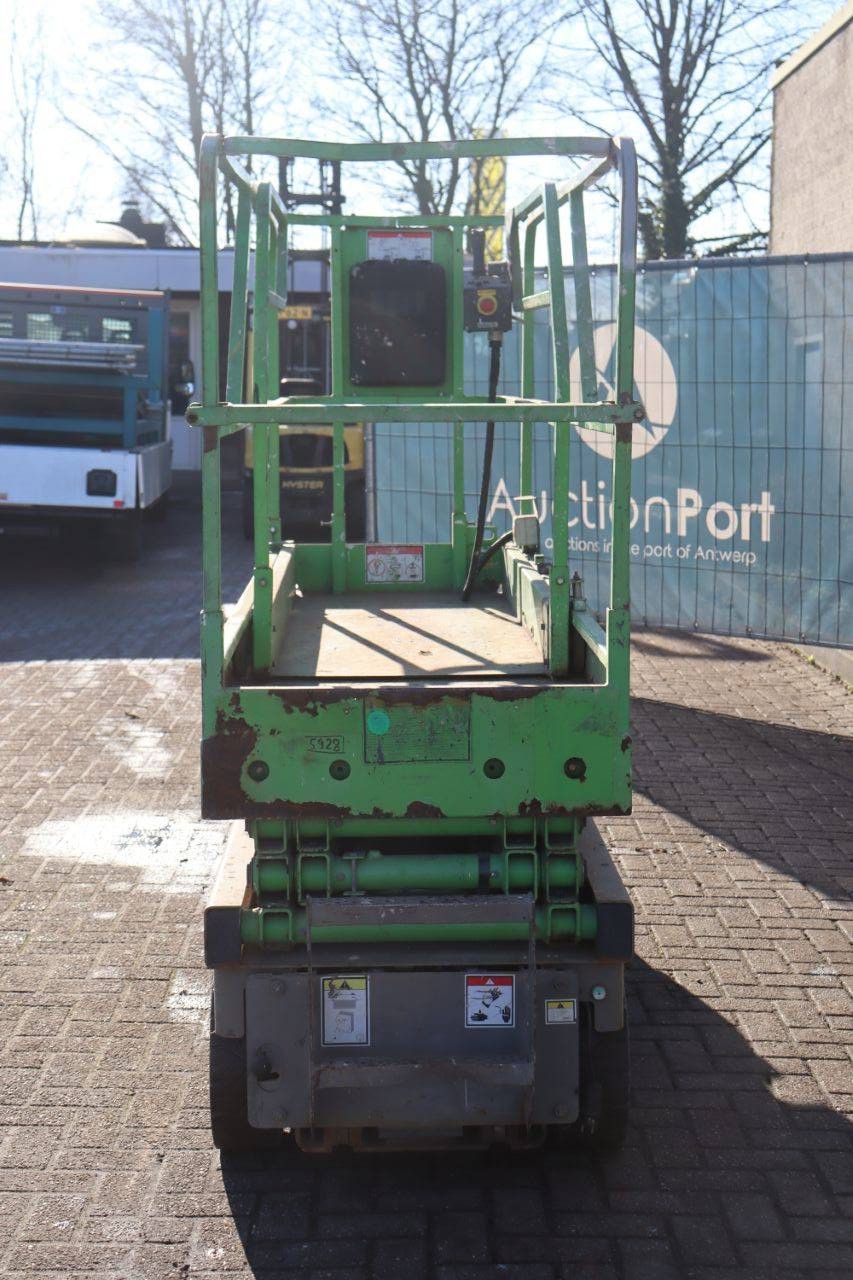 Scherenarbeitsbühne Haulotte Compact 8 Electric 8,2 m 2011