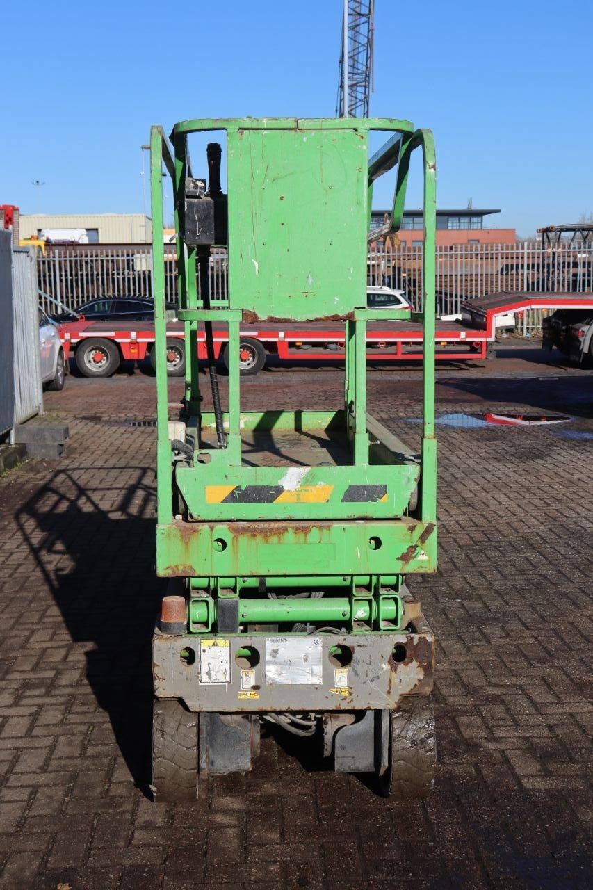 Scherenarbeitsbühne Haulotte Compact 8 Electric 8,2 m 2011