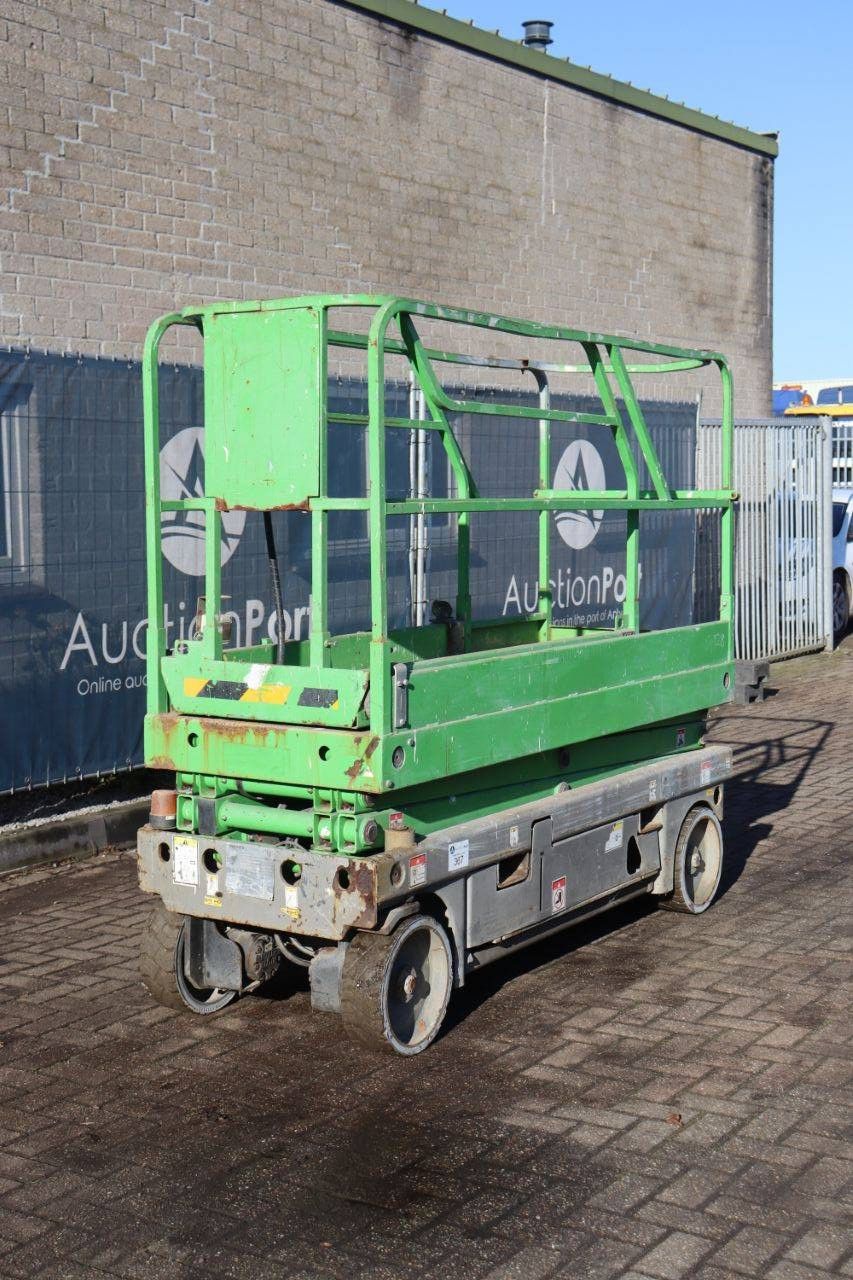 Scherenarbeitsbühne Haulotte Compact 8 Electric 8,2 m 2011