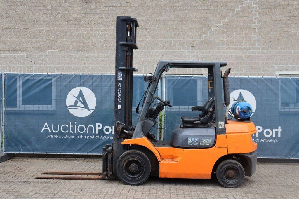 Gabelstapler Toyota 42-7FGF25 LPG 2500kg 4,7m 2004