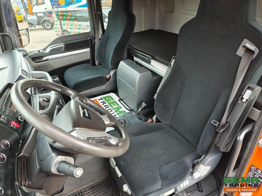 MAN TGS 26.480 6x2 Sleeper cab Euro 6A - Hydraulics - Lift axle - NATO - Dutch license plate