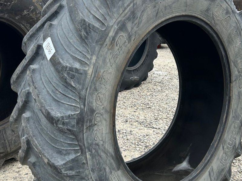 Taurus 520/85R42