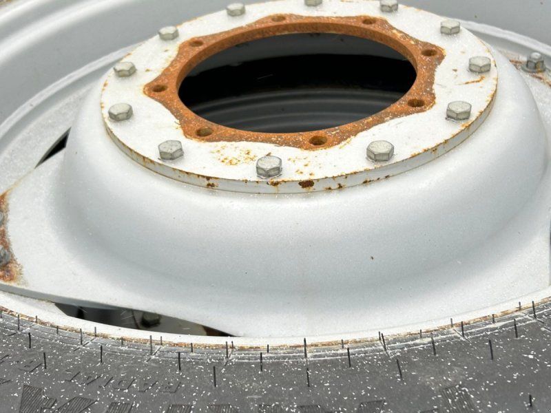 Alliance 340/85R48 + 320/85R36 stilbare fælge 8 + 10 huls uds. nav for