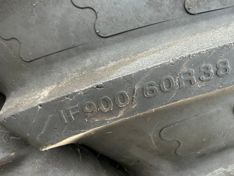 BKT 900/60R38 IF
