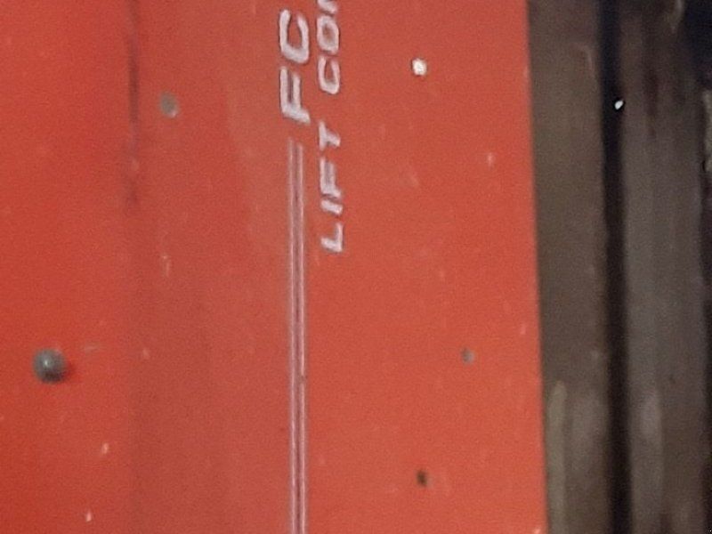 Kuhn FC 883 Lift Control