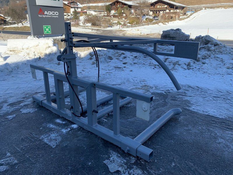 Ballentransporter mit Niederhalter