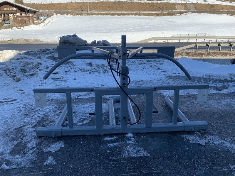 Ballentransporter mit Niederhalter