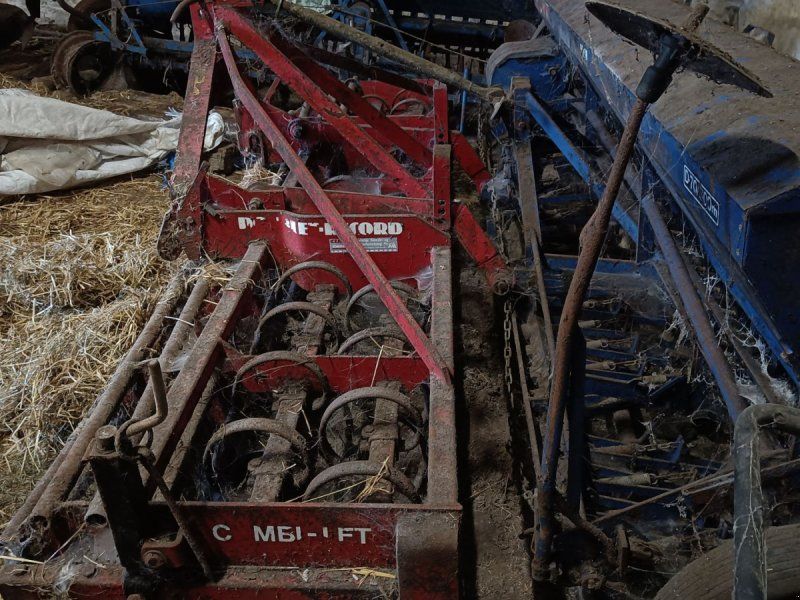 Fiona med Doublet-Record harve med 2,5 m såmaskine til reservede