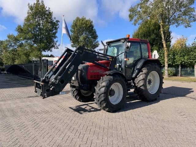 Valtra Valmet 6550 hitech met voorlader
