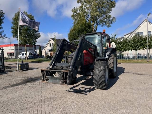 Valtra Valmet 6550 hitech met voorlader