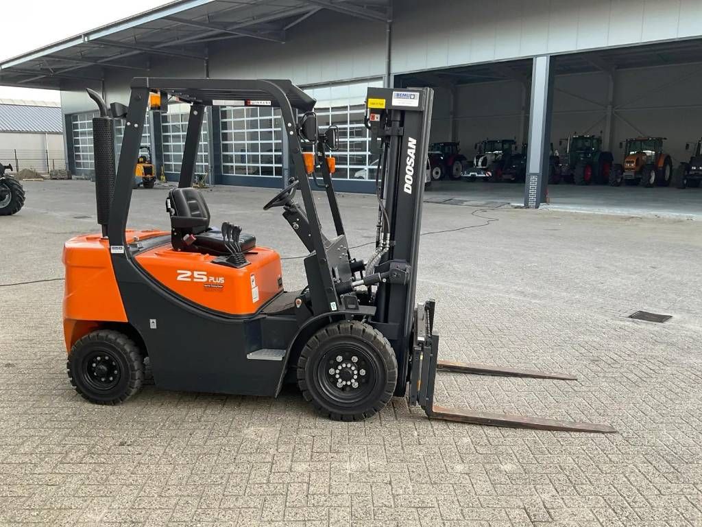 Doosan D25 GP Plus, 140 uur! Als nieuw!