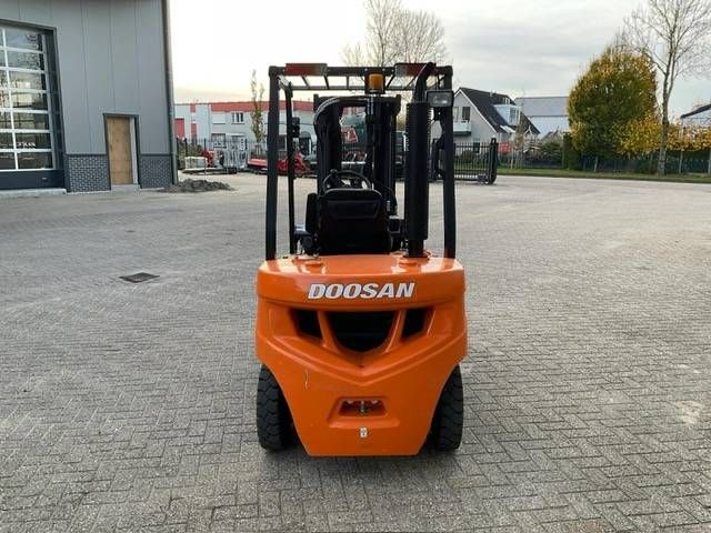 Doosan D25 GP Plus, 140 uur! Als nieuw!