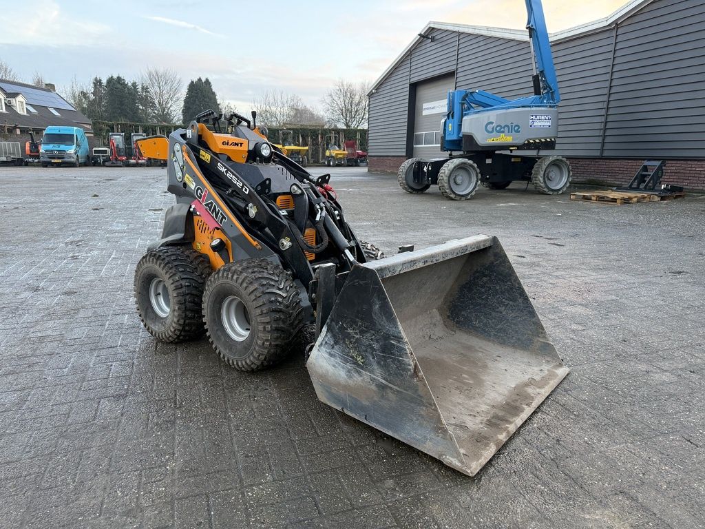 Giant SK252 D skid schranklader / minishovel