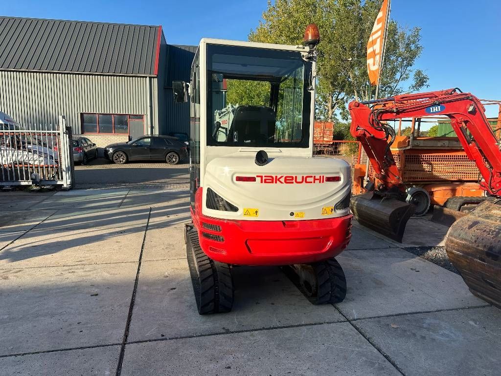 Takeuchi TB 230