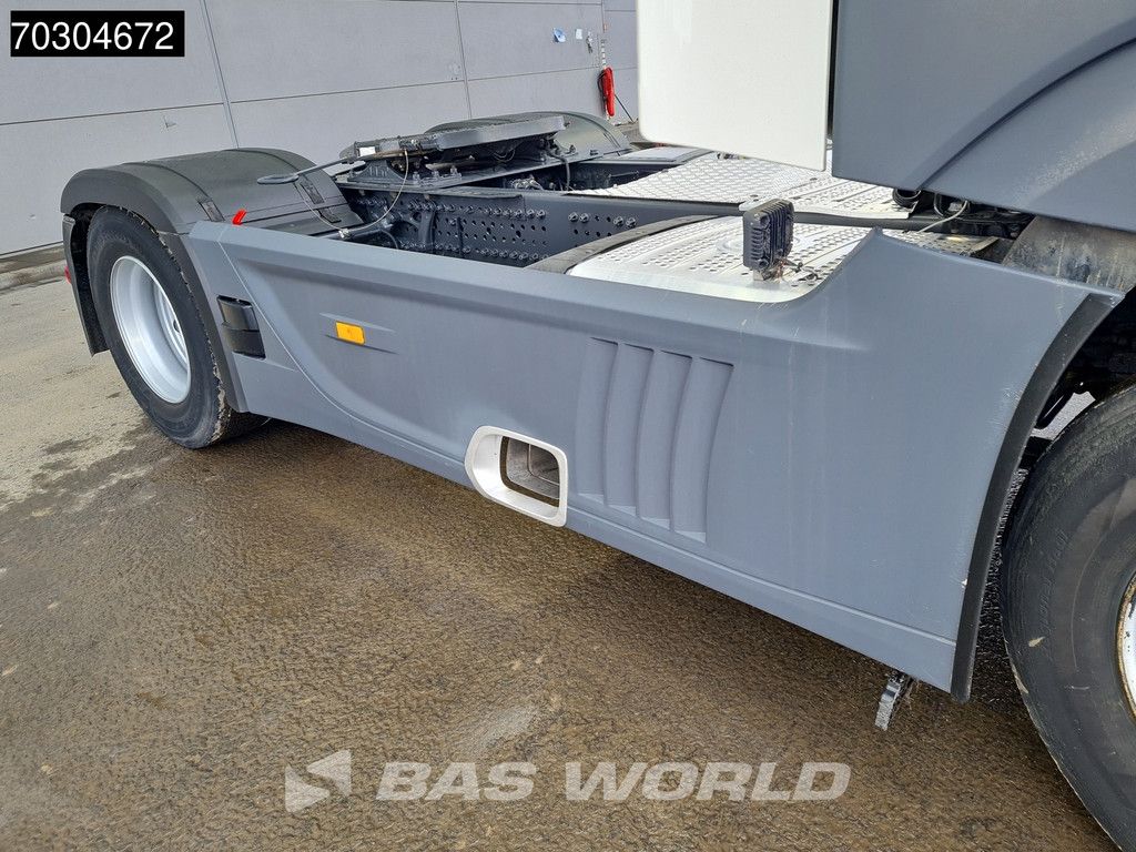 Mercedes Actros 1845 4X2 GigaSpace Retarder MirrorCam Navi Euro 6