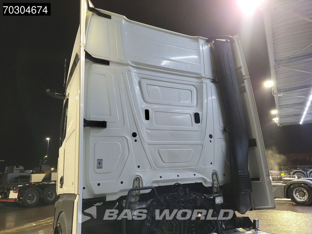 Mercedes Actros 1845 4X2 GigaSpace Retarder MirrorCam Navi Euro 6