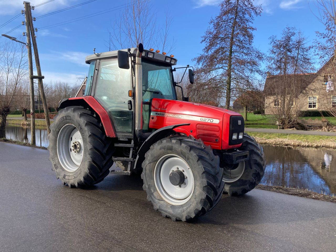 Massey Ferguson (MF) 6270