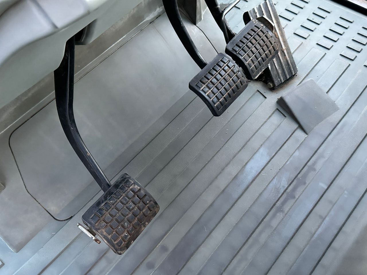 TE KOOP: zeer nette MASSEY FERGUSON 8220