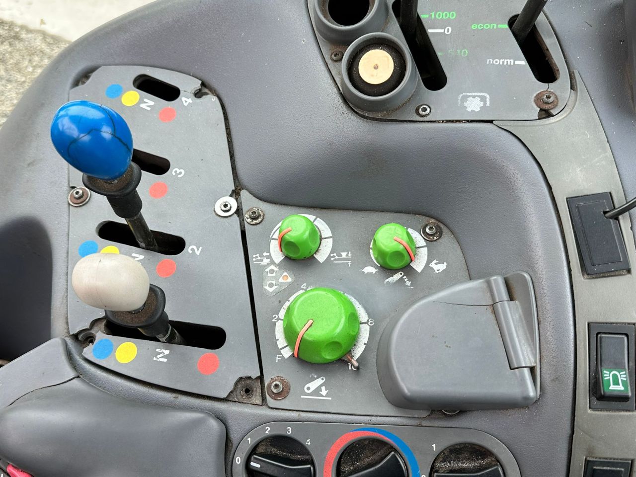 TE KOOP: zeer nette DEUTZ AGROTRON 115