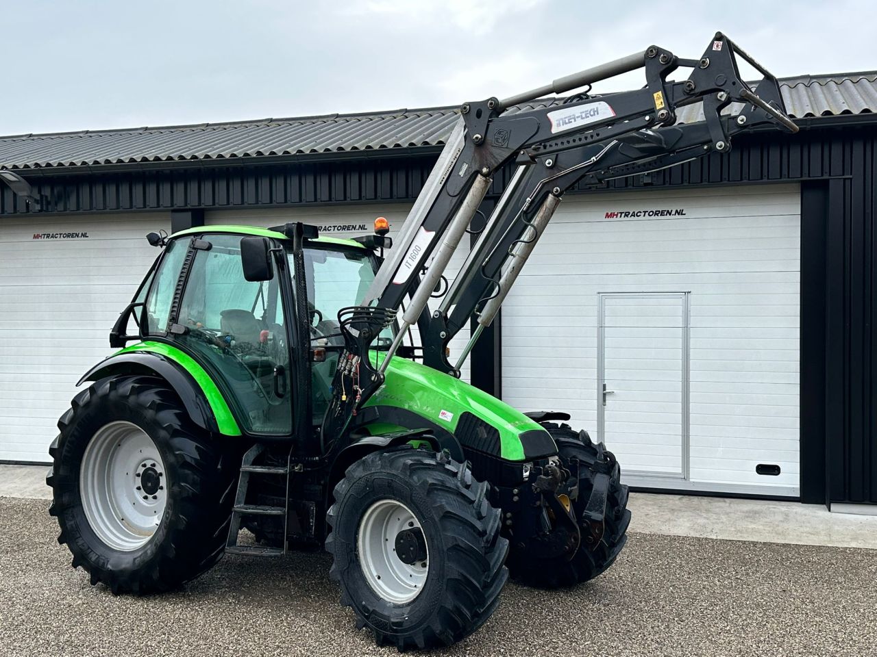 TE KOOP: zeer nette DEUTZ AGROTRON 115