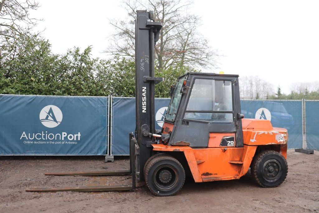 Forklift Nissan VF05H70U Diesel 7000kg 5.0m 2003