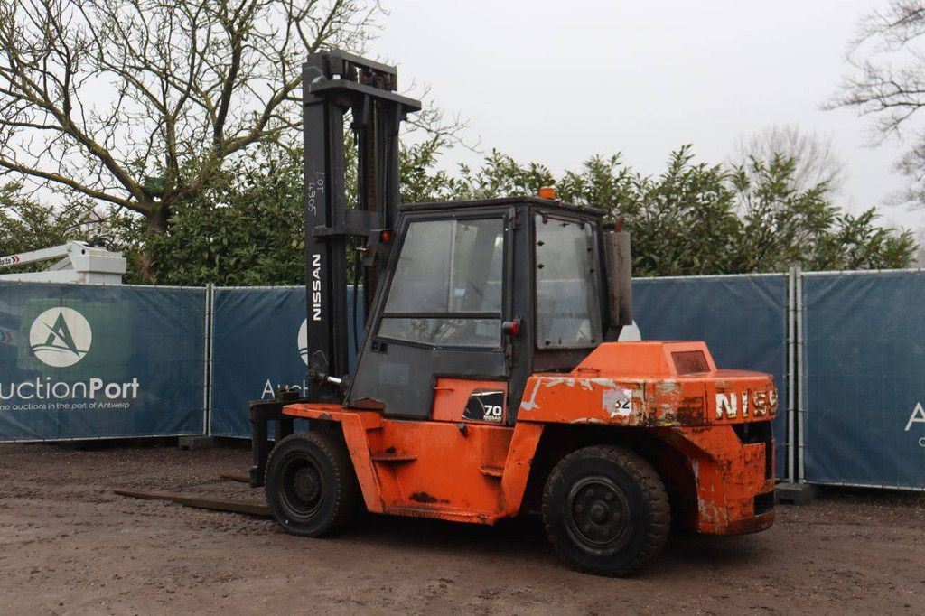 Forklift Nissan VF05H70U Diesel 7000kg 5.0m 2003