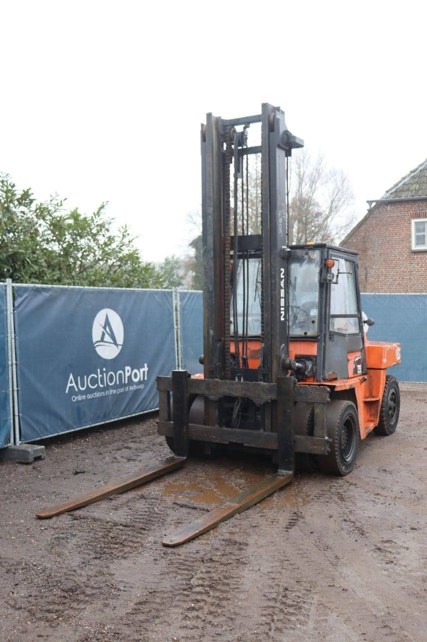 Forklift Nissan VF05H70U Diesel 7000kg 5.0m 2003