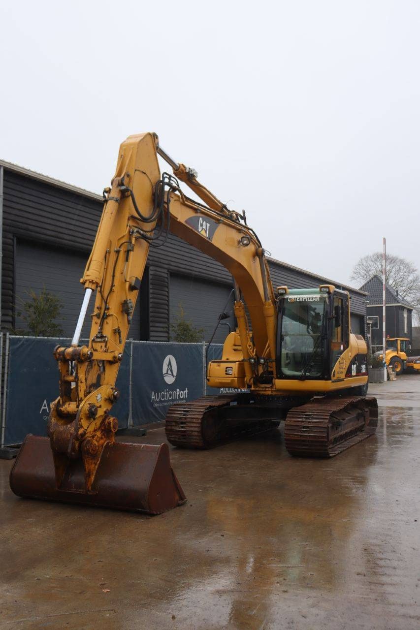 Crawler excavator Caterpillar 318CL Diesel 2005