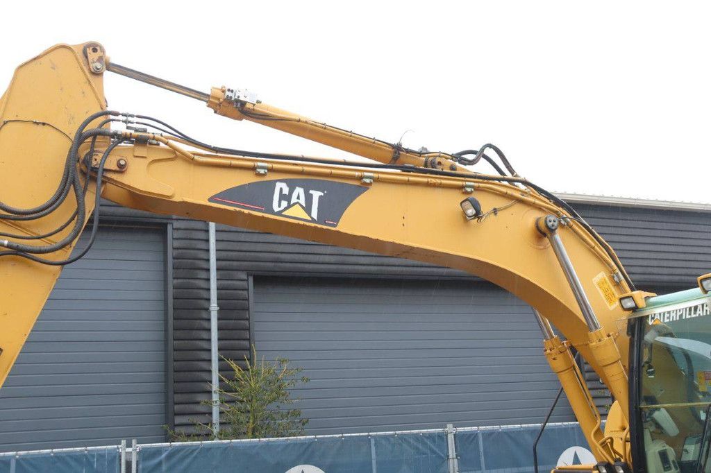 Crawler excavator Caterpillar 318CL Diesel 2005