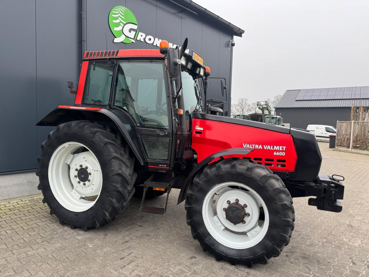 Valtra 6600