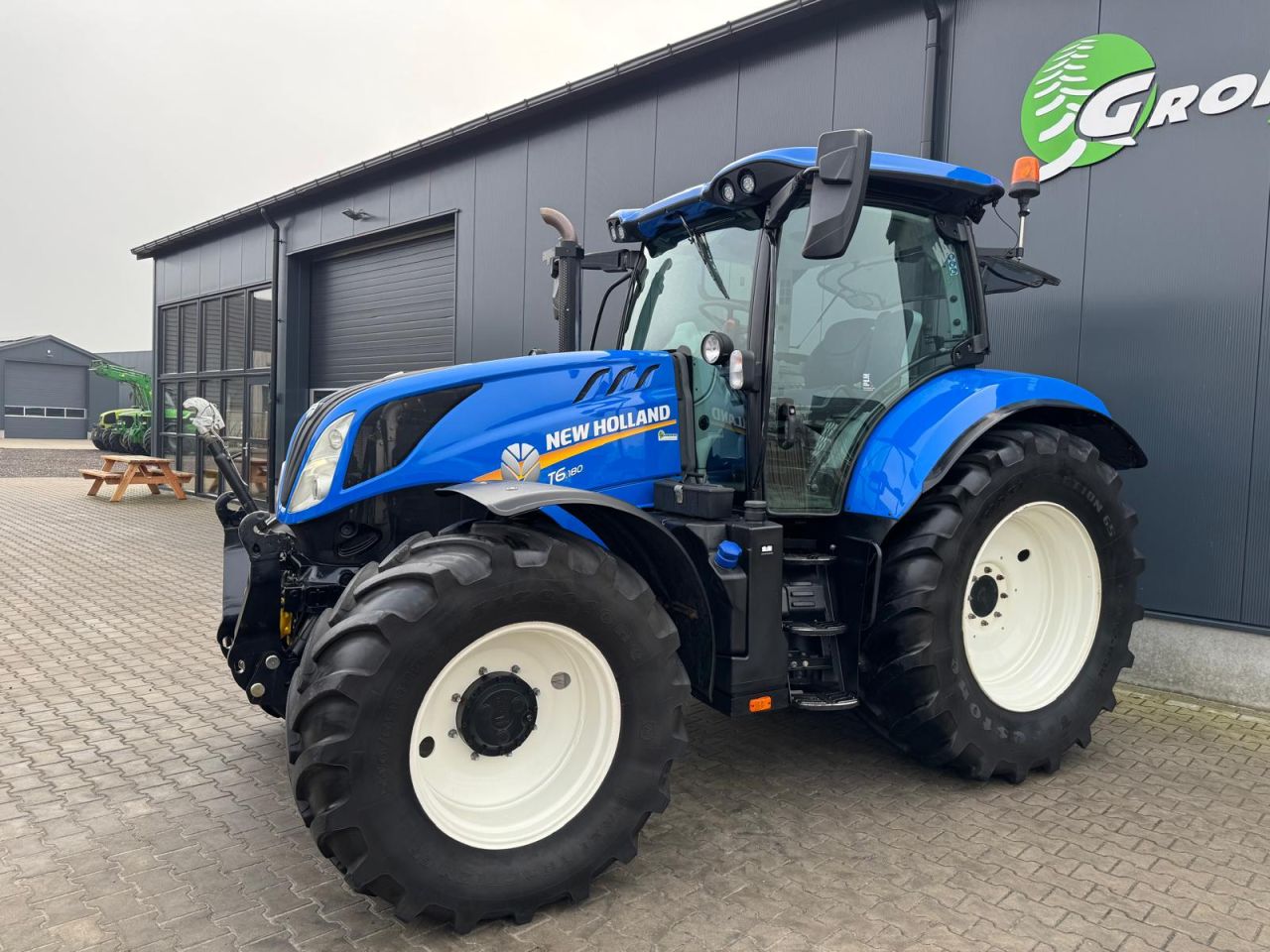 New Holland T6.180